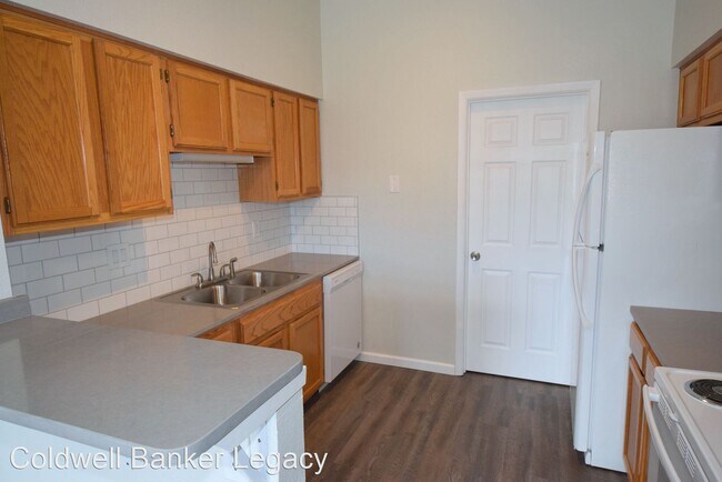 Building Photo - 4 br, 2 bath House - 8800 Peony Ct NE