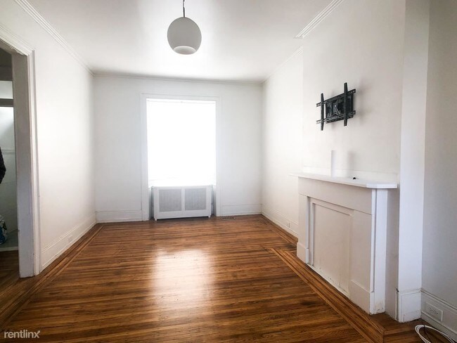 Foto del edificio - 3 br, 1.5 bath Townhome - 2225 N College Ave