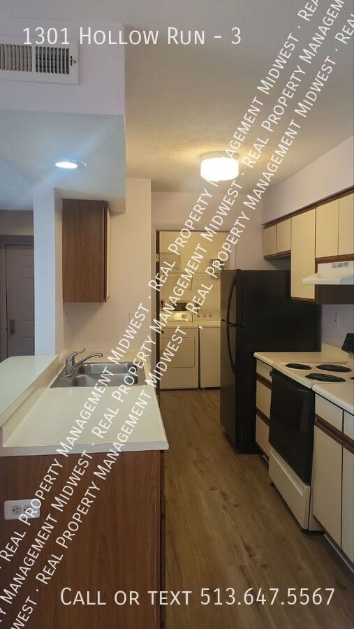 Building Photo - 1301 Hollow Run