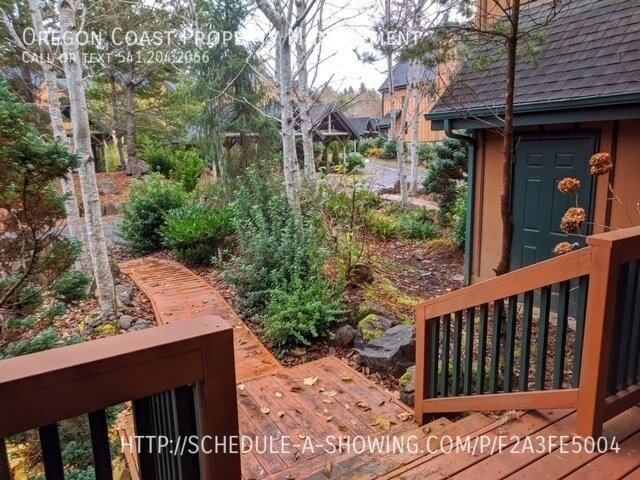 Foto del edificio - 3360 NW Oceanview Dr
