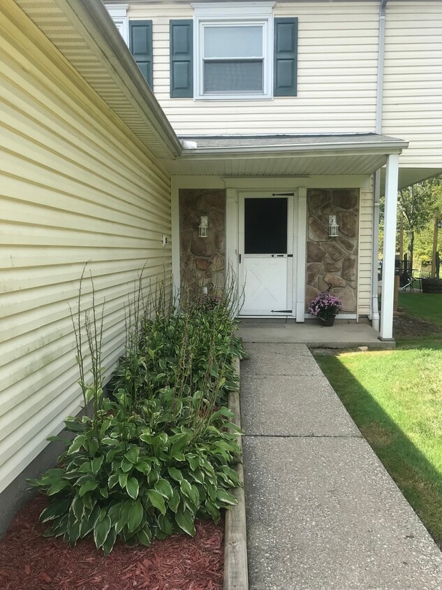 225 Ivy Hill Ln Unit D, Medina, OH 44256 Condo for Rent in Medina, OH