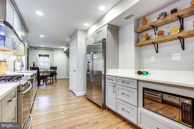 Building Photo - 1523 6th St NW