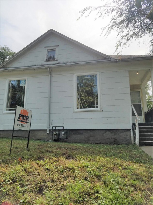 910 Richardson St, Saint Joseph, MO 64501 Townhouse for Rent in Saint