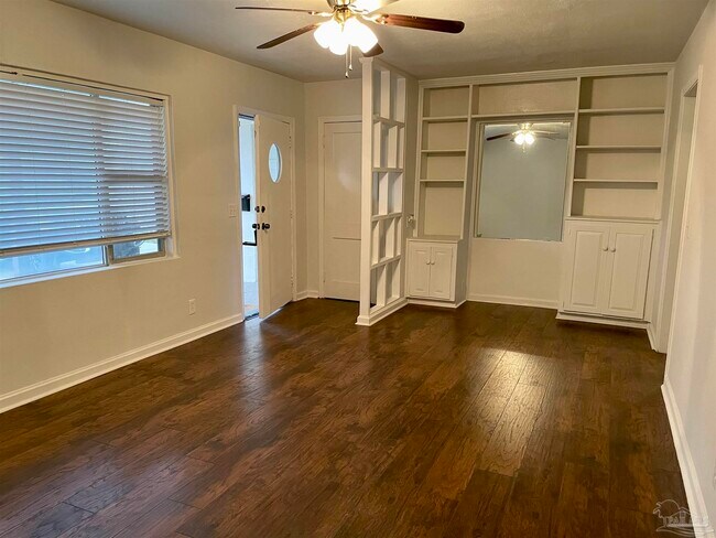 Building Photo - 1631 E Hayes St