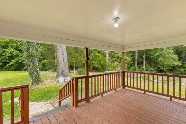 Building Photo - Charming 2 Bedroom, 2 Bathroom house