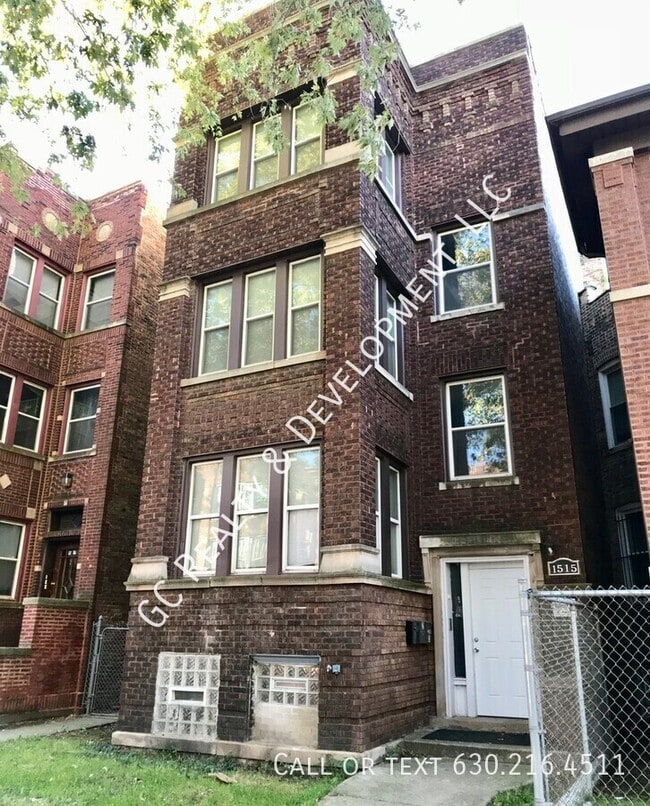 Building Photo - 1515 E 67th Pl