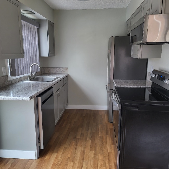 Foto del edificio - 2755 NE Hogan Dr