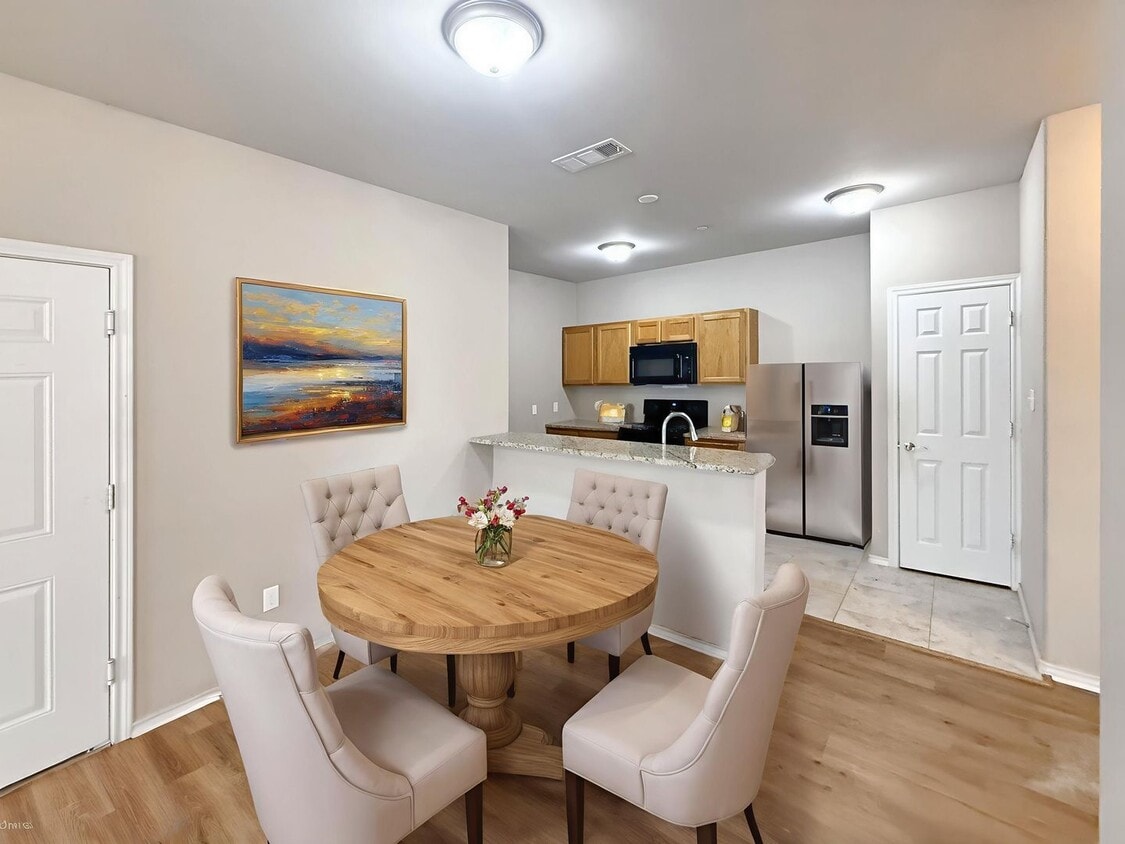 Primary Photo - Delightful 3-Bedroom Retreat with Inviting...