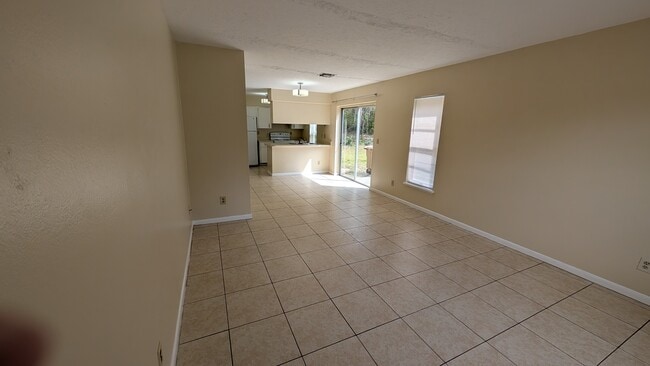 Building Photo - 2601 NE 23rd Ave