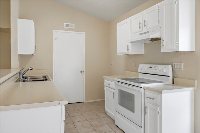 Building Photo - 17417 Ranch Country Rd