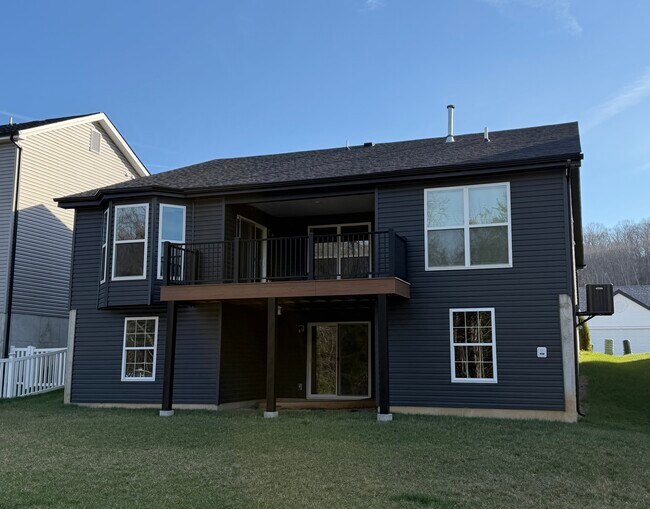 Exterior trasero - 4977 Knotty Alder Dr