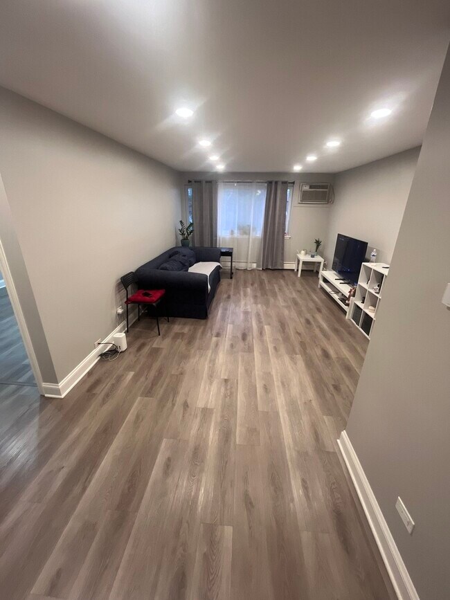 Foto del edificio - 8814 Briar Ct