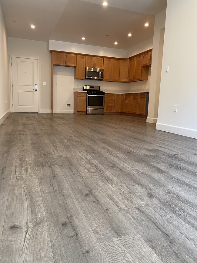 Building Photo - 7118 Amigo Ave