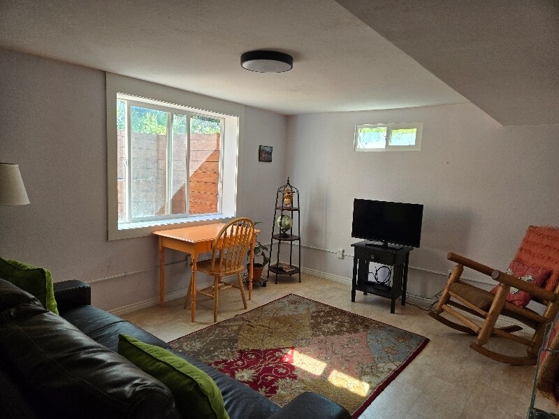 Foto principal - 827 Woodford St
