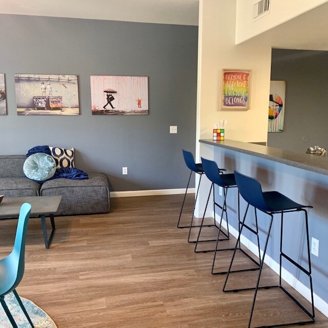 Interior Photo - Stone Avenue Standard - Student Apartments