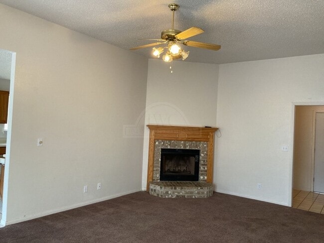 Building Photo - 2911 Bluebonnet Dr