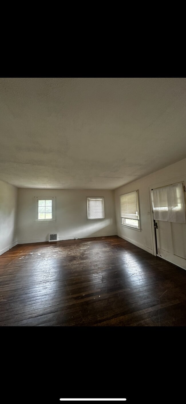 Building Photo - 532 W Ravenwood Ave