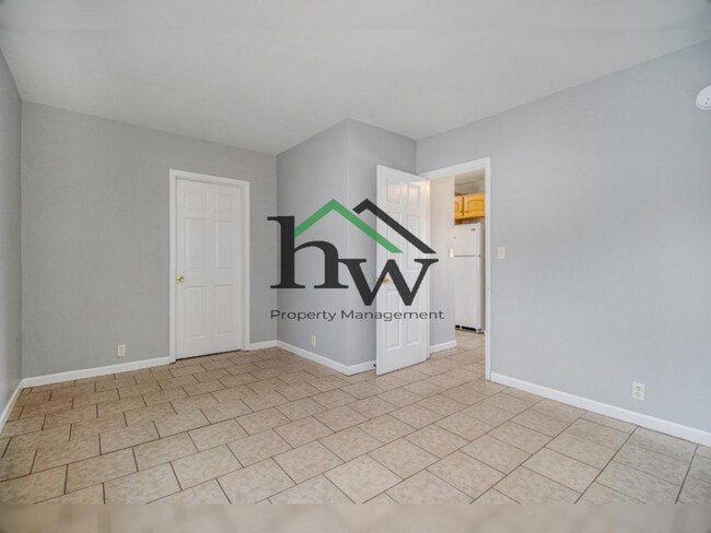 Building Photo - 1622 Elwood Ave