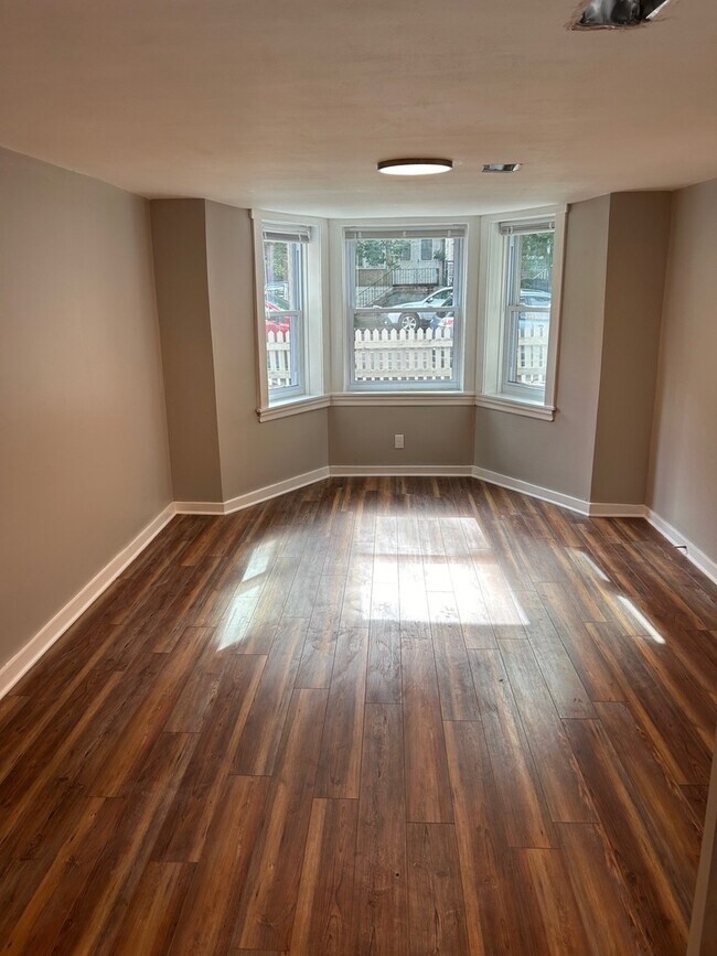Foto del edificio - 2839 N Southport Ave