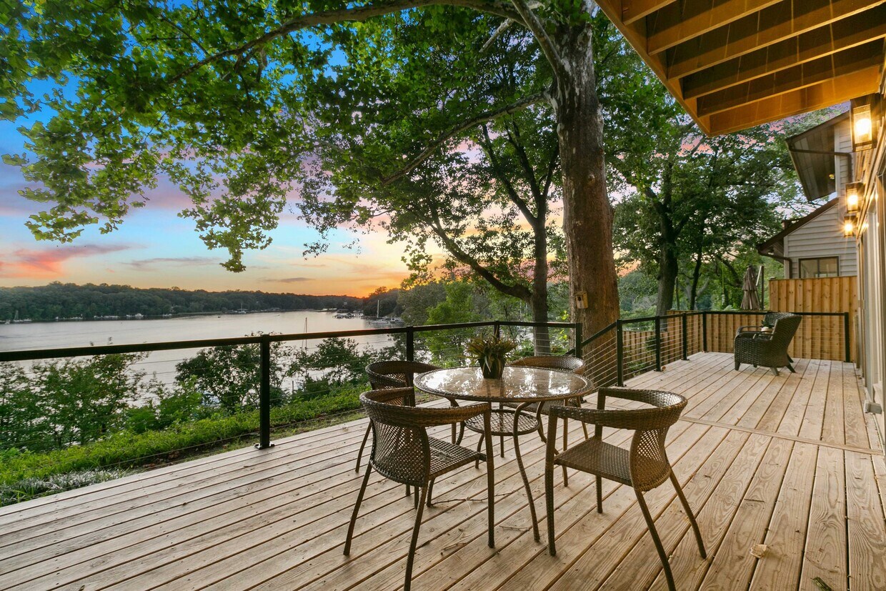 Foto principal - 74 Riverside Dr