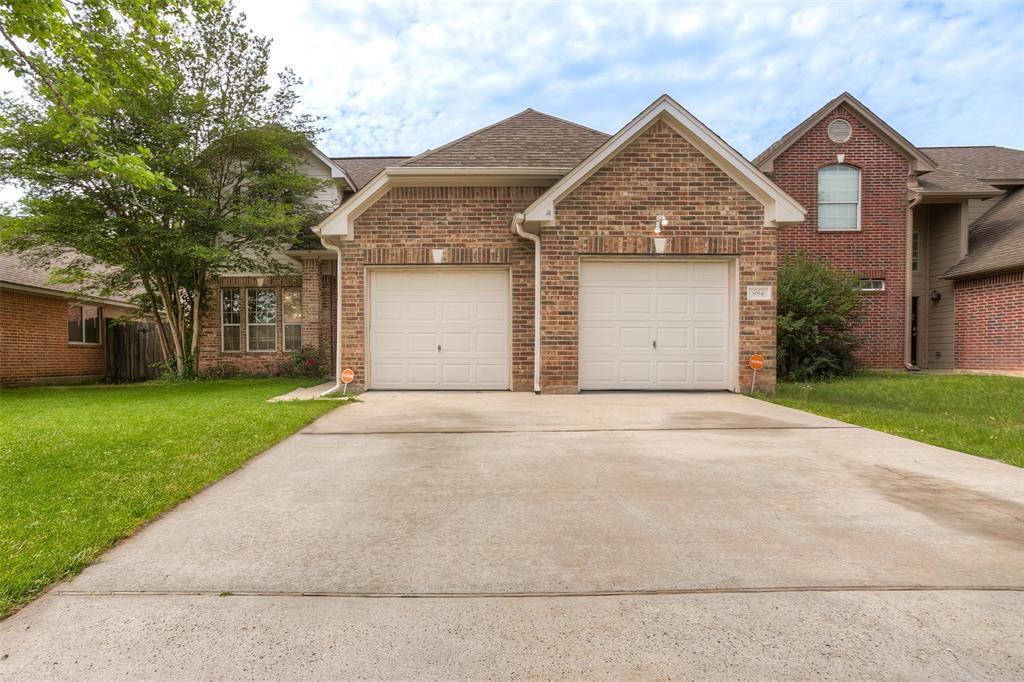 Primary Photo - 984 Oak Falls Dr