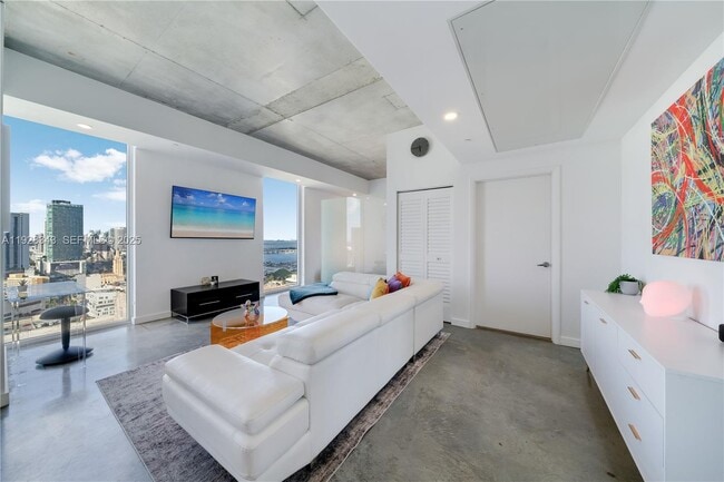 Building Photo - 151 SE 1st St