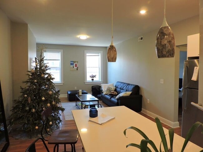 Building Photo - 20 JFK St