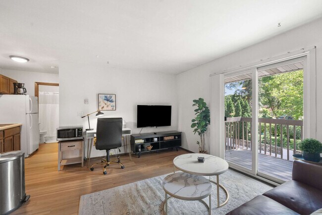 Building Photo - 2601 University Ave