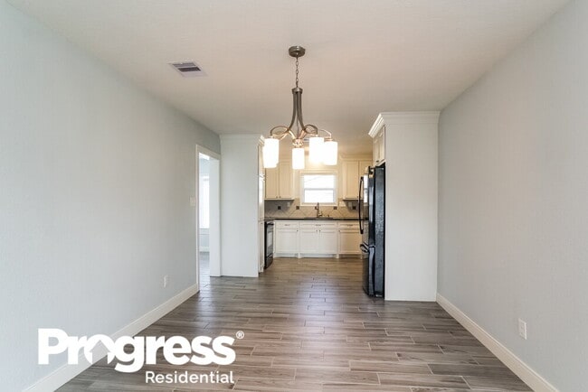 Building Photo - 1140 Glenda St