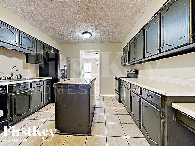 Foto del edificio - 3718 Old Creek Cove