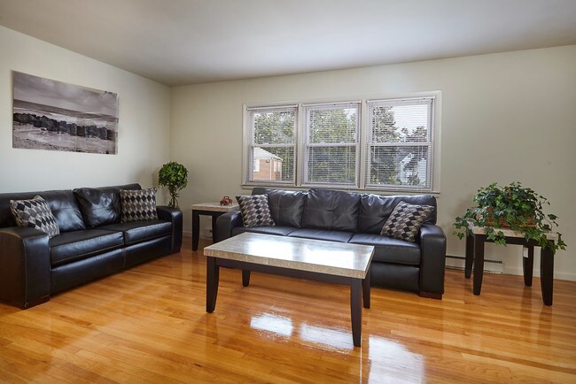 Foto del edificio - 267-1267 Ellsworth St