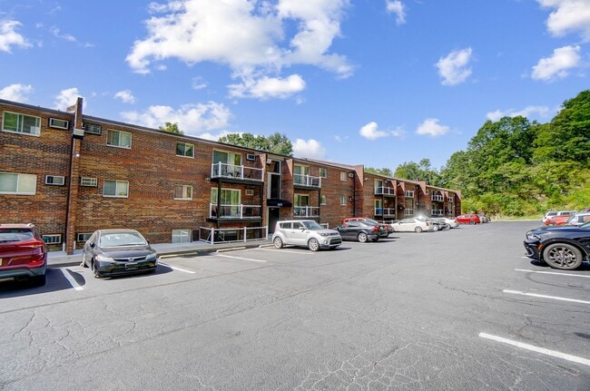 Interior Photo - Cascade Ridge