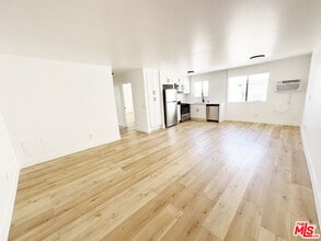 Building Photo - 5440 Carlton Way