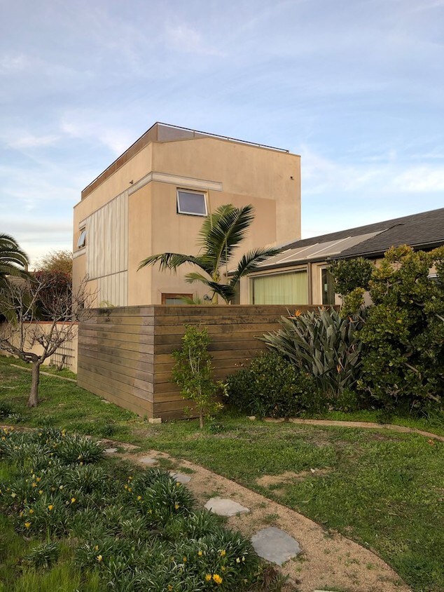 Foto principal - 8523 Flight Ave