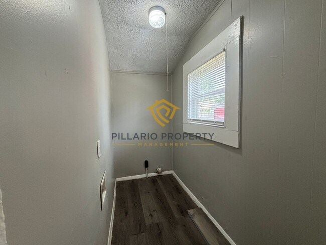 Building Photo - 3662 Graceland Ave