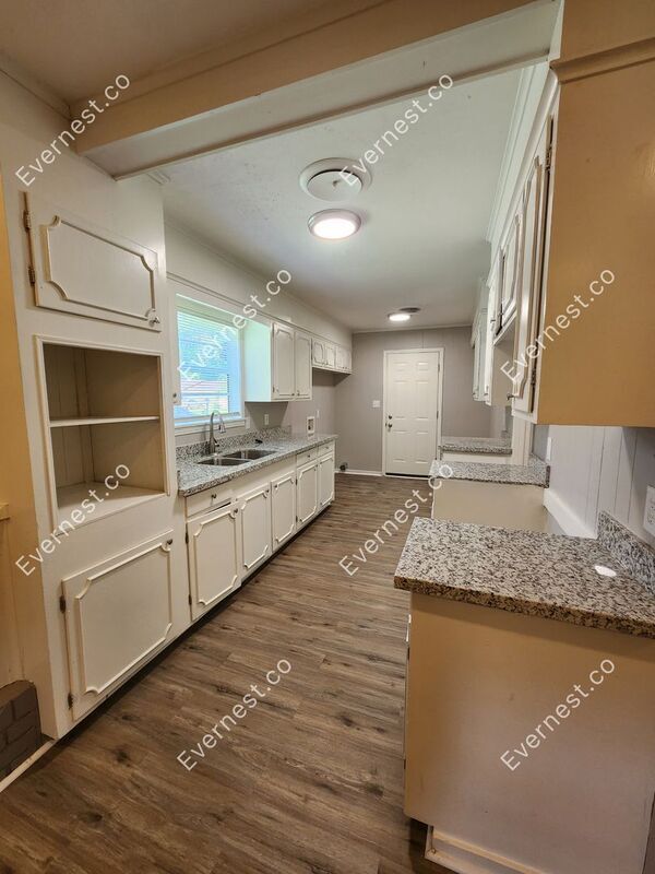 Foto del edificio - 1563 Dorgan St