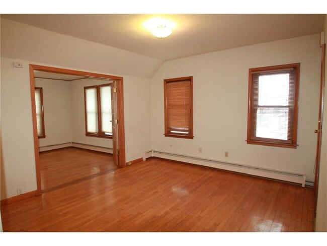 Building Photo - 2527 29th Ave S