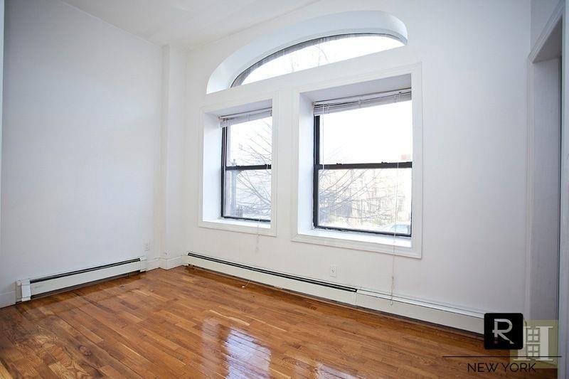 Building Photo - 2076 Fifth Avenue