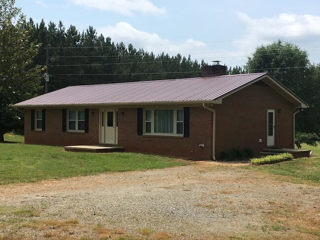 Building Photo - 368 Phillips Road-Horse country home