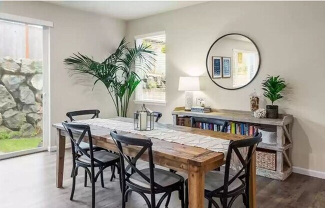 Foto del edificio - Gorgeous home with 4 Bedroom and 2.5 Bathroom