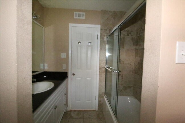 Foto del edificio - 703 Castle Ridge Rd
