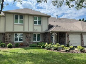Building Photo - 1206 N Streamwood Ln
