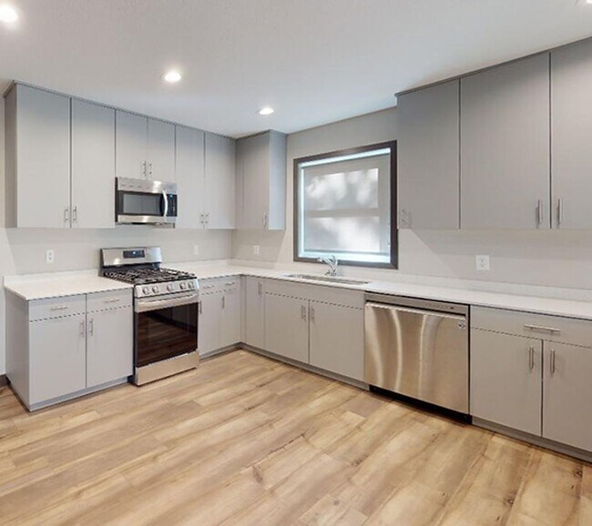 Foto del edificio - 930 17th Ave SE