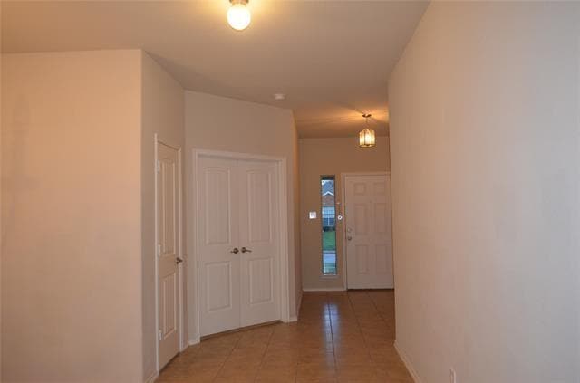 Building Photo - 9604 Sleepy Hollow Dr
