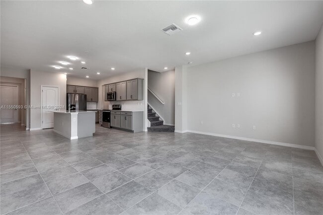 Building Photo - 2126 Appleton Cir N