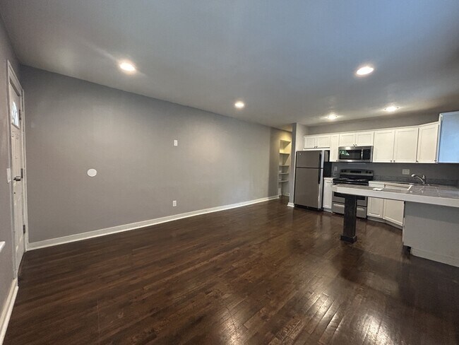 Foto del edificio - 833 E 21st Ave