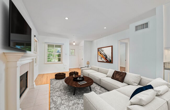 Building Photo - 13964 Peach Grove St