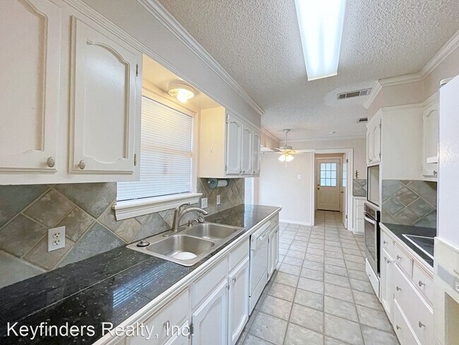 Foto del edificio - 3 br, 2 bath House - 1633 Brookhollow Dr.