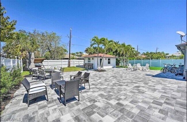 Foto del edificio - 755 94th Ave N