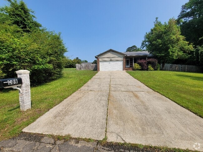 Building Photo - 309 Sparrow Dr